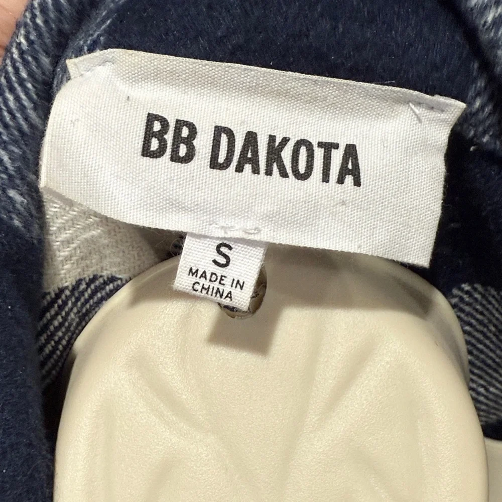 BB Dakota by Steve Madden Checkered Button Down Shirt/Shacket - Picture 2 of 5